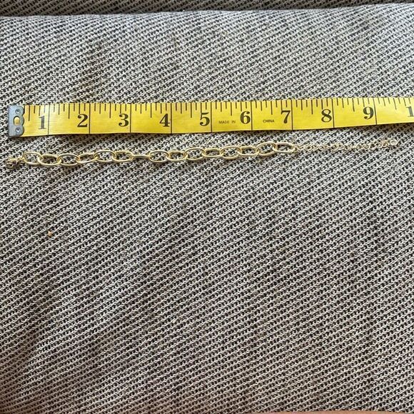 18 karat gold, plated, paperclip bracelet with adjustable fitting clasp 7-9.5” - Picture 7 of 7